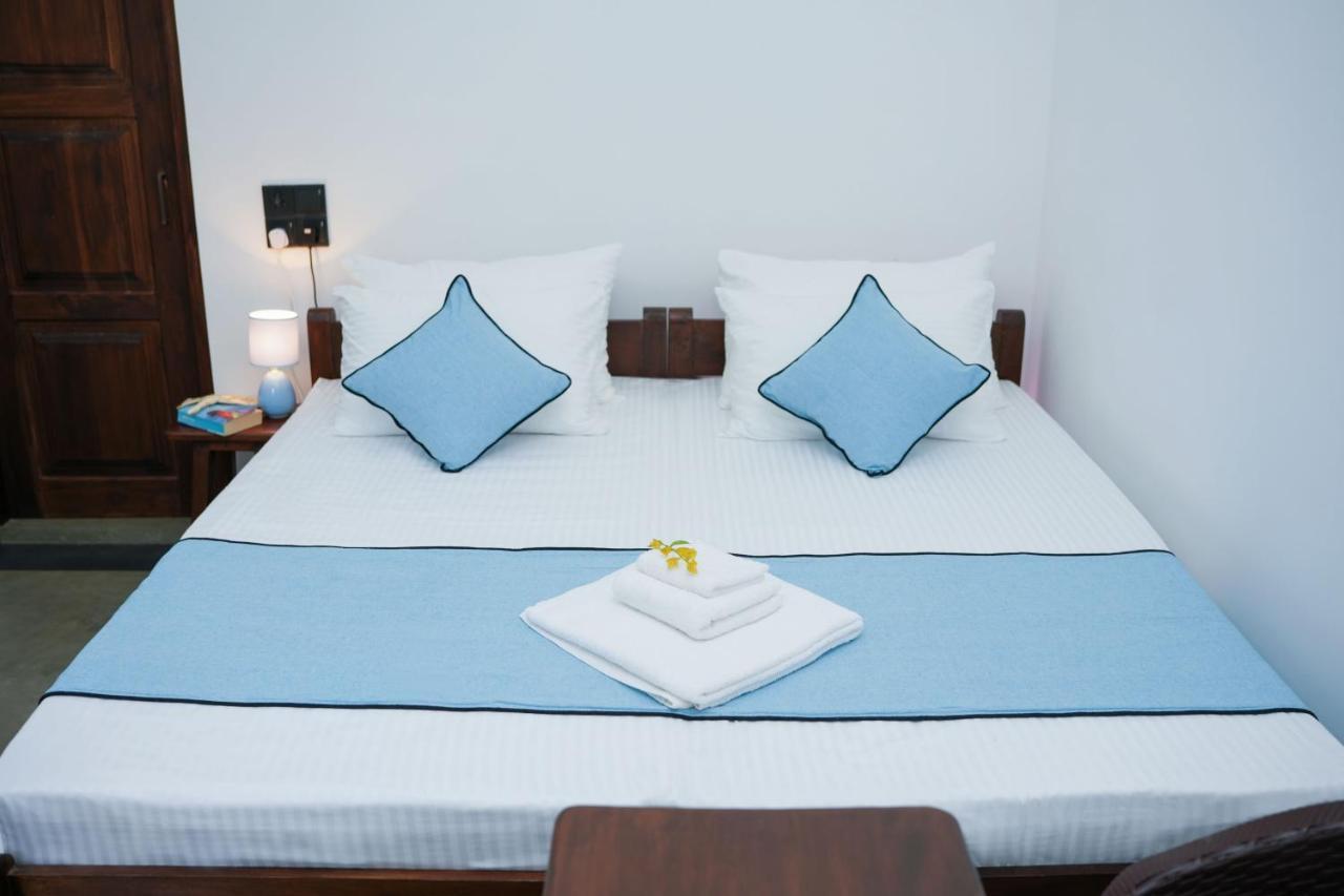 Coffee Shade Hotel Midigama